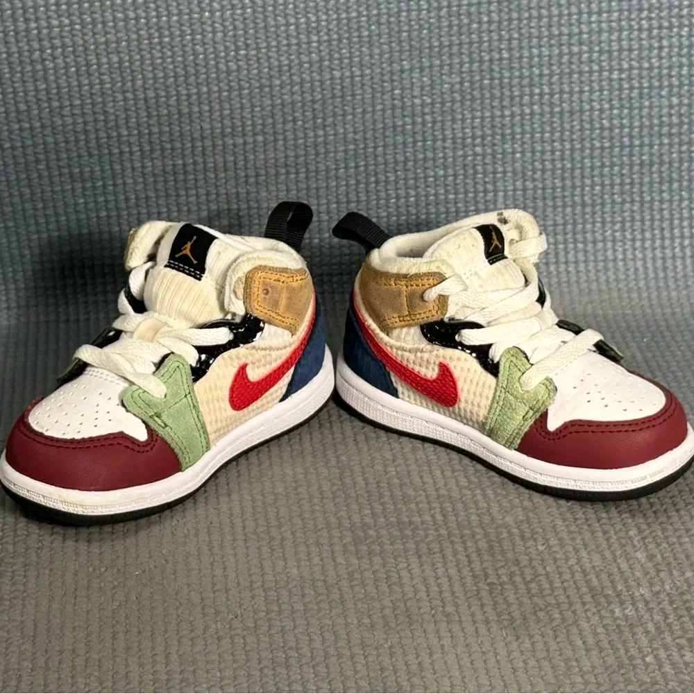 Nike Air Jordan 1 Mid SE TD 'Messy Room' Shoes DR6959-100 Toddler Size 6C - Picture 4 of 9